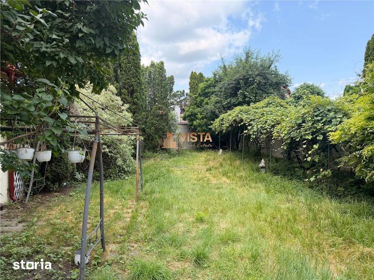 Casă cu 6 camere cu Teren 680 Mp în Aurel Vlaicu