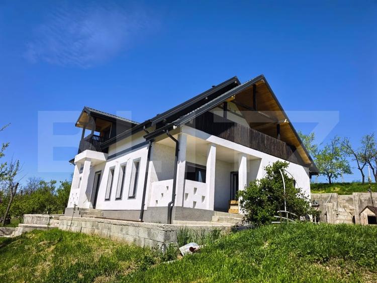 Casă individuală cu 7 camere cu Canalizare în Țigănași