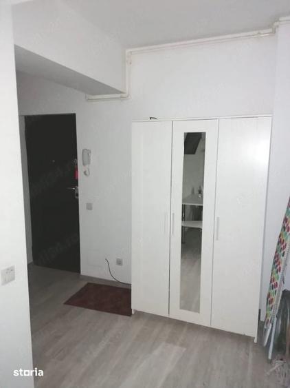 Apartament cu 3 camere semidecomandat în Iancului