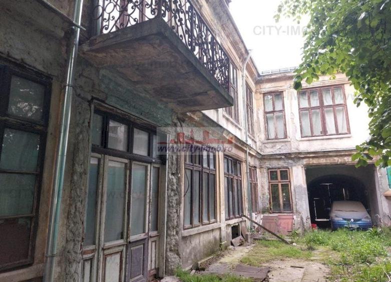 Casă individuală cu 25 camere decomandat cu Canalizare în Armeneasca
