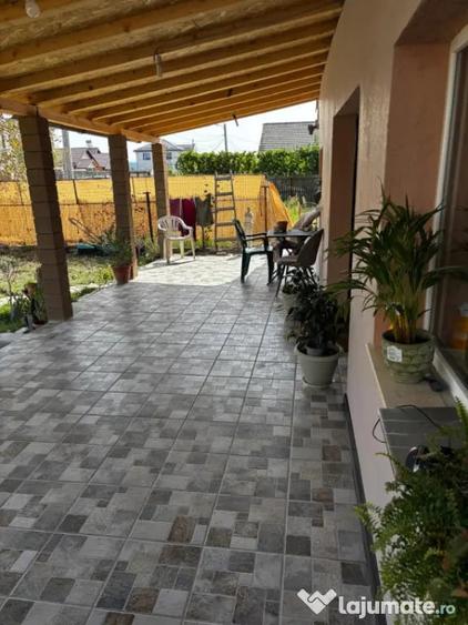 Casă cu 5 camere cu Teren 332 Mp în Central