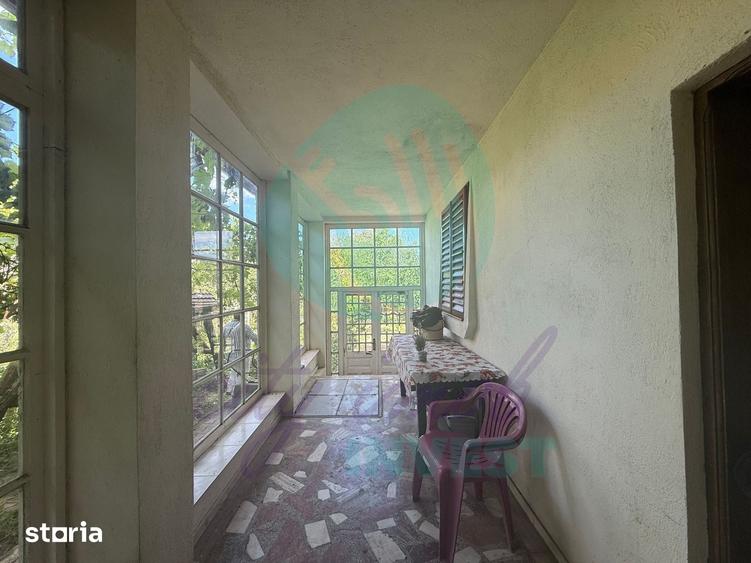 Casă cu 5 camere cu Teren 1000 Mp în Găneasa