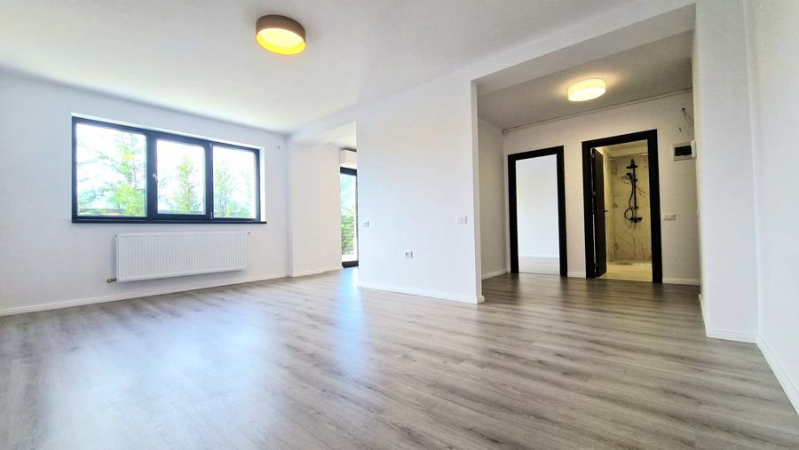 Apartament cu 2 camere semidecomandat în 1 Decembrie