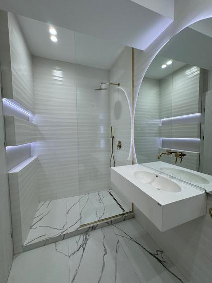 Apartament cu 2 camere decomandat în Universitate