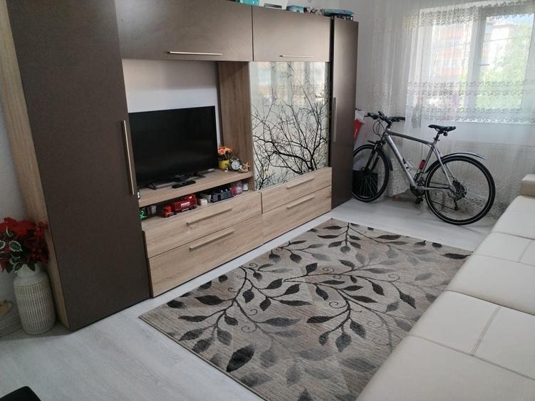Apartament cu 2 camere decomandat în Micro 12