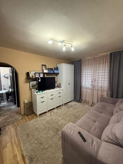 Apartament cu 2 camere semidecomandat în Obor