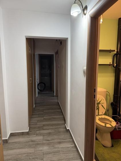 Apartament cu 3 camere decomandat în Nicolina