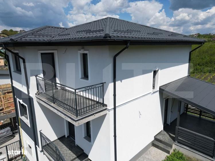 Casă cu 4 camere în Breazu