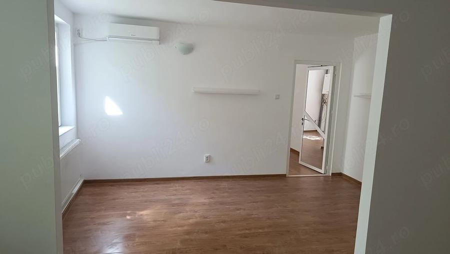 Apartament cu 3 camere nedecomandat în Central