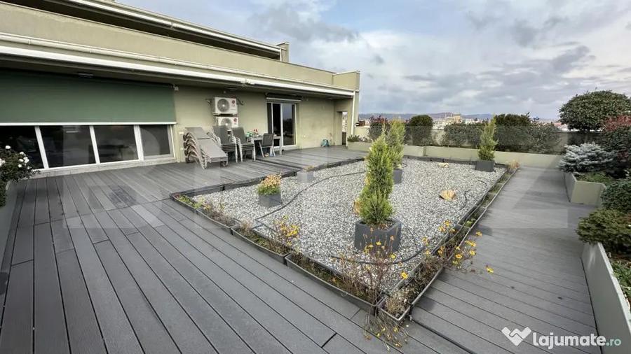 Apartament cu 3 camere semidecomandat în Nufărul