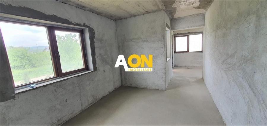 Casă individuală cu 4 camere cu Teren 300 Mp în Partoș