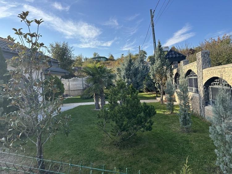 Casă cu 4 camere în Vișan