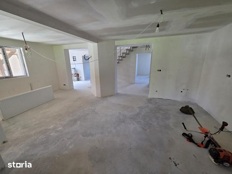 Casă cu 3 camere cu Teren 800 Mp în Beliș