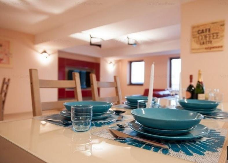 Apartament cu 4 camere decomandat, mobilat în Central