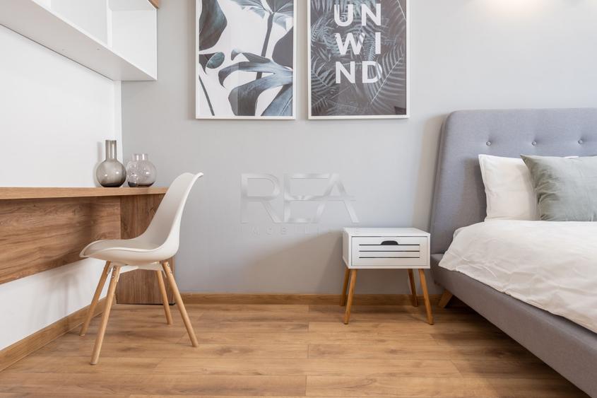 Apartament cu 5 camere decomandat, mobilat în Universitate