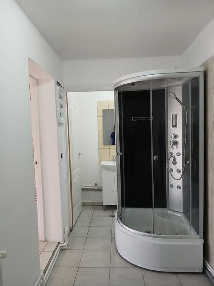 Spațiu comercial, de 50 mp, în Central