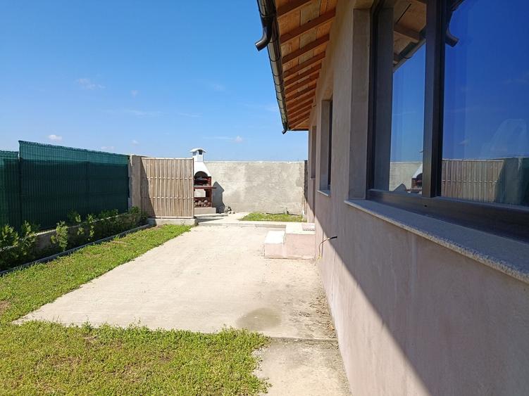 Casă cu 3 camere în Ciulnița
