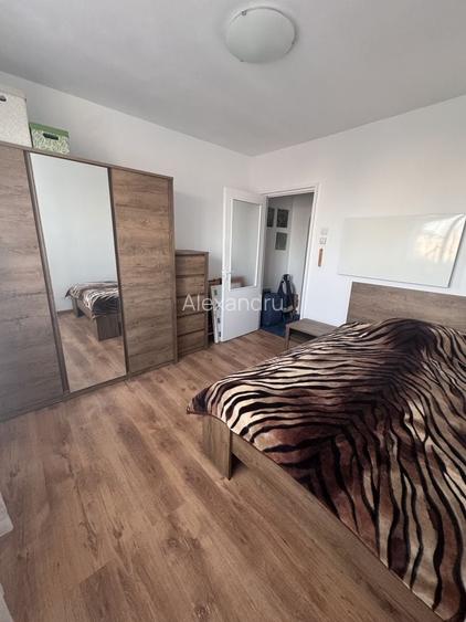 Vand apartament 3 camere Tatarasi