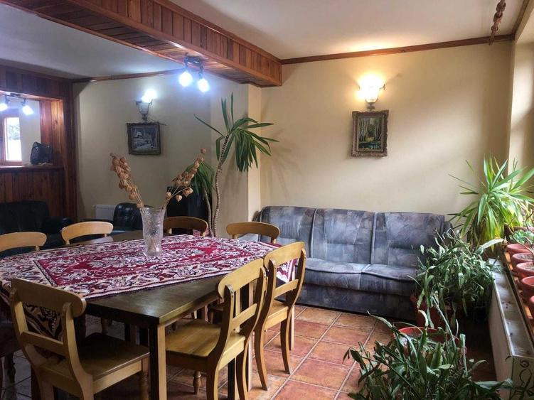 Casă cu 4 camere în Poiana
