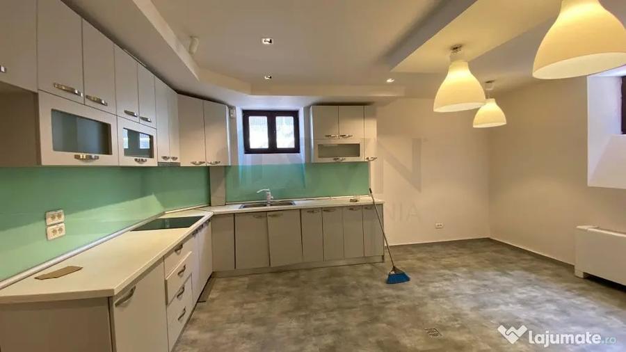 Casă cu 4 camere cu Teren 368 Mp în Armeneasca