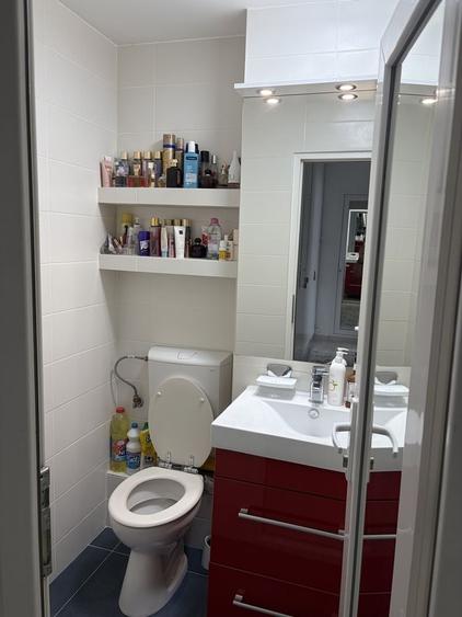 Apartament cu 3 camere decomandat în Sud