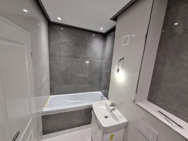 Apartament cu 3 camere decomandat în Torontalului