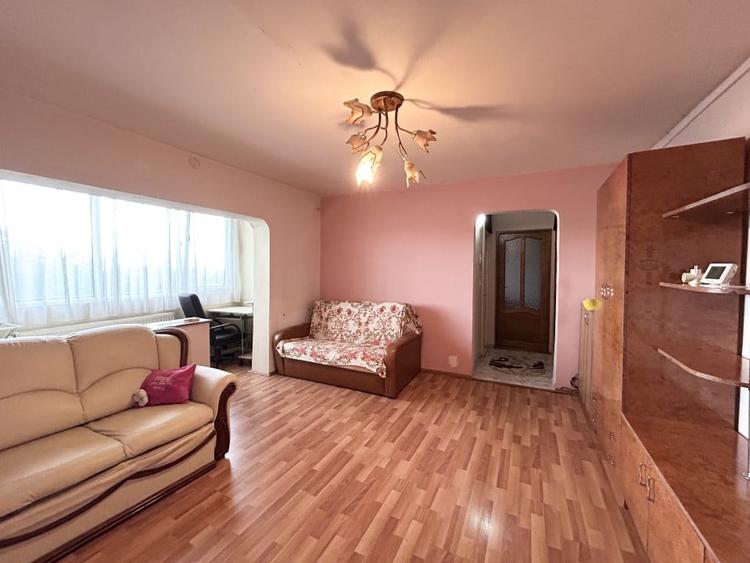 Apartament cu 2 camere semidecomandat, mobilat în Freidorf