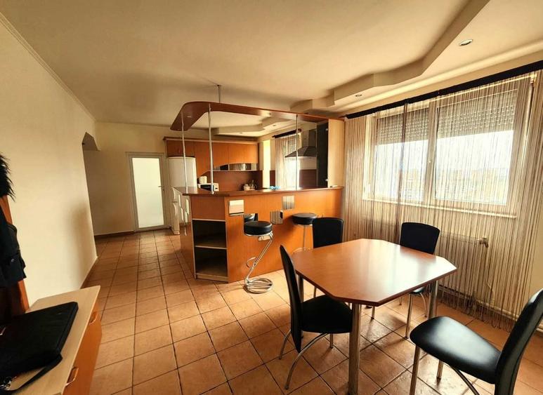 Apartament cu 3 camere semidecomandat în Dacia