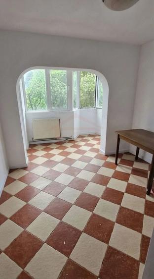 Apartament cu 3 camere decomandat în Siderurgiștilor