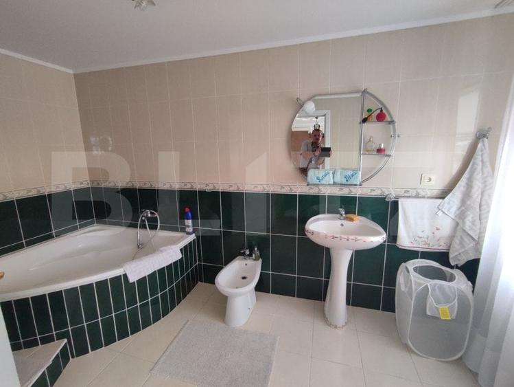 Casă individuală cu 6 camere cu Canalizare în Exterior Nord