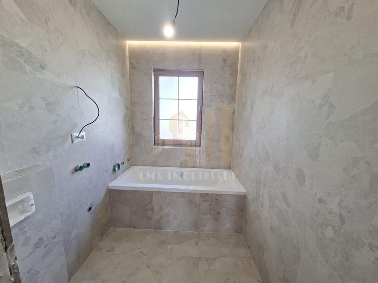 Casă individuală cu 5 camere cu Canalizare în Sânpetru