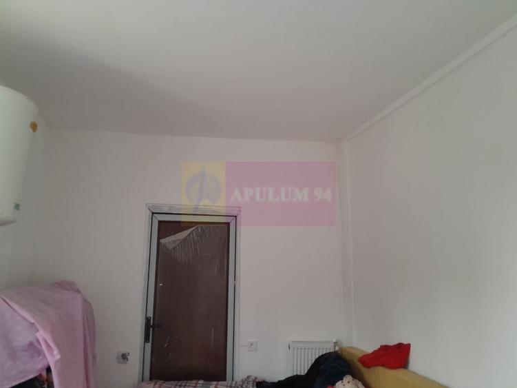 Casă cu 2 camere în Roșu