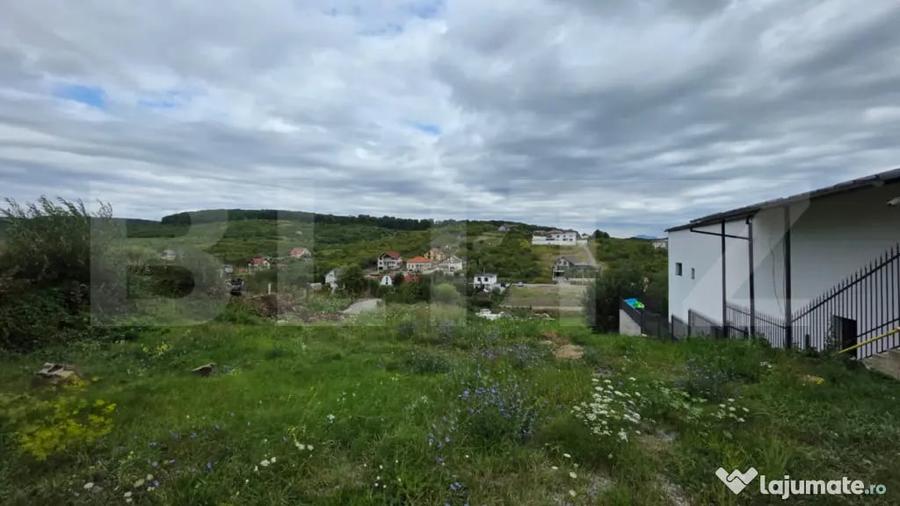 Casă cu 5 camere cu Teren 2700 Mp în Central
