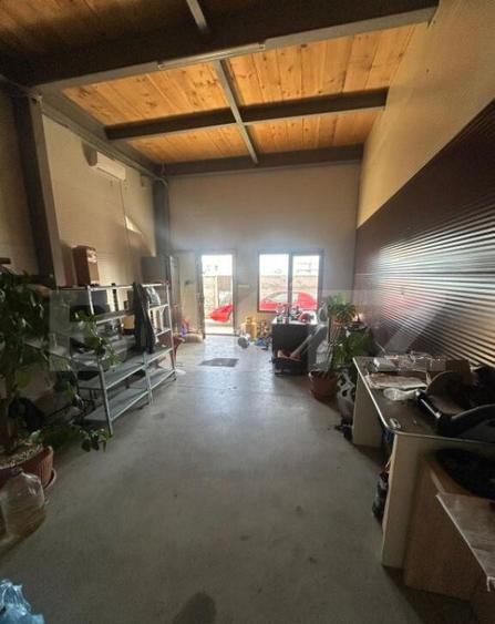 Spațiu comercial, de 350 mp, în Moșnița Nouă