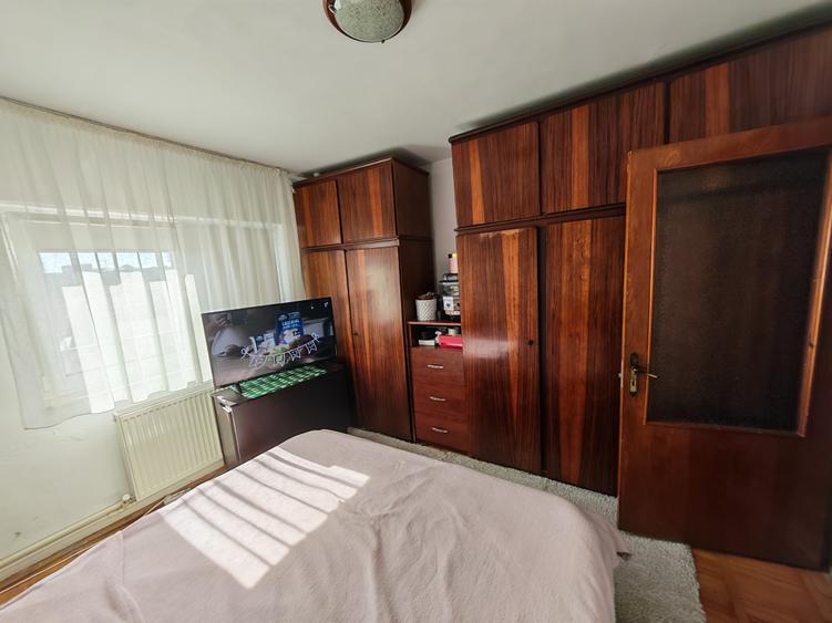 Apartament cu 3 camere decomandat în Dacia