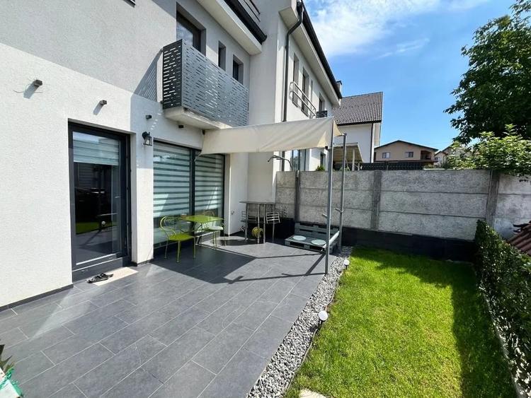 Duplex cu 5 camere cu Canalizare în Iris