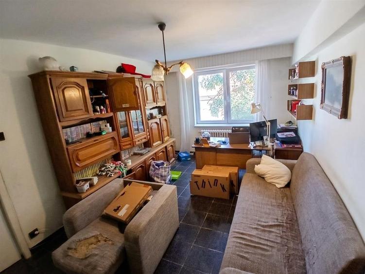 Apartament cu 3 camere decomandat în Cetății