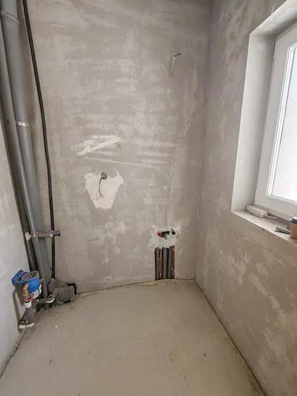 Casă cu 4 camere cu Teren 200 Mp în Florești