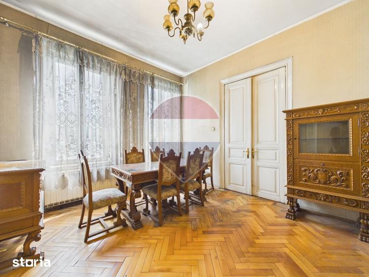 Casă cu 7 camere cu Teren 154.65 Mp în Victoriei