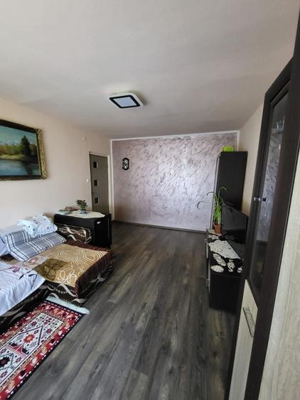 Apartament cu 2 camere semidecomandat în Exterior Vest