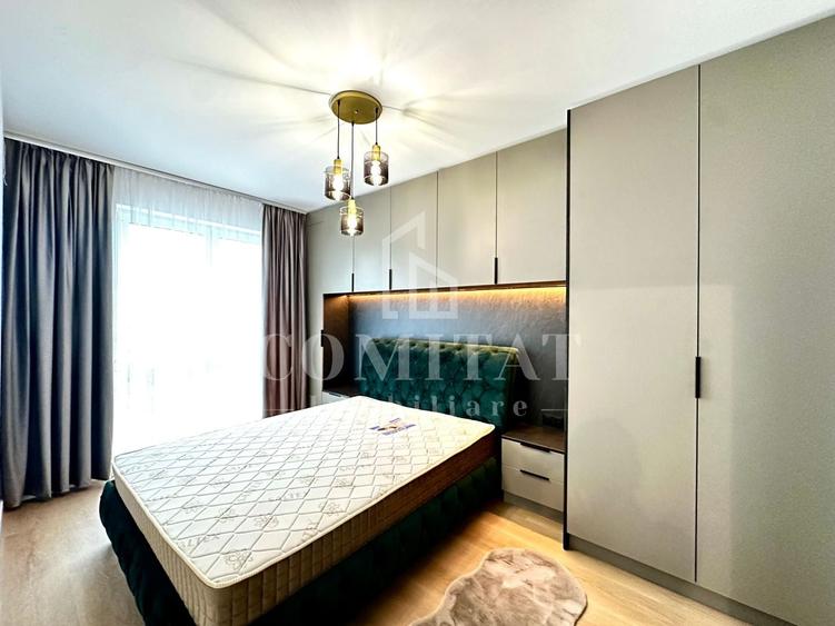 Apartament cu 3 camere semidecomandat, mobilat în Florești