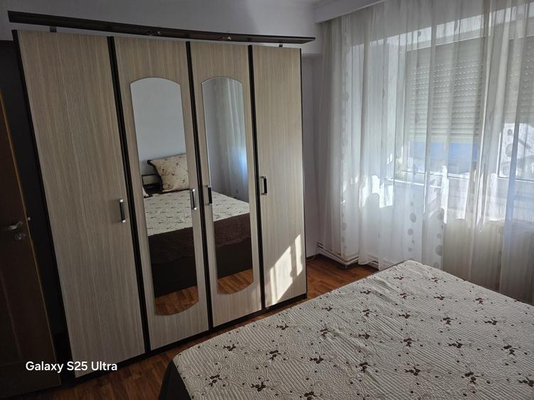 Apartament cu 3 camere decomandat în Vărsătura