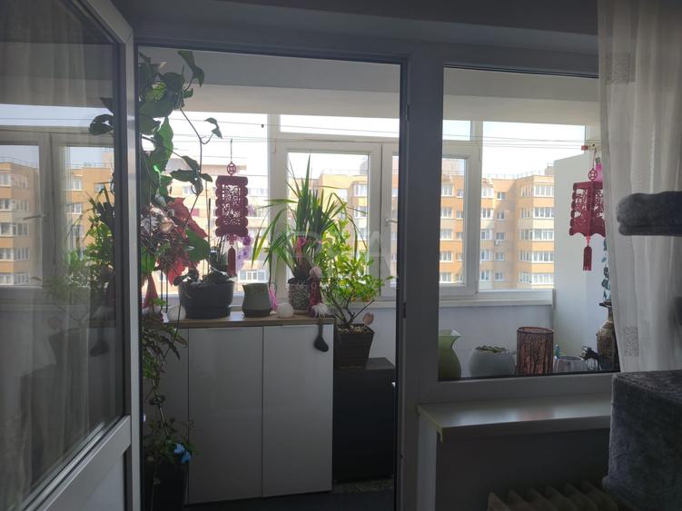 Apartament cu 4 camere decomandat, mobilat în Păcii