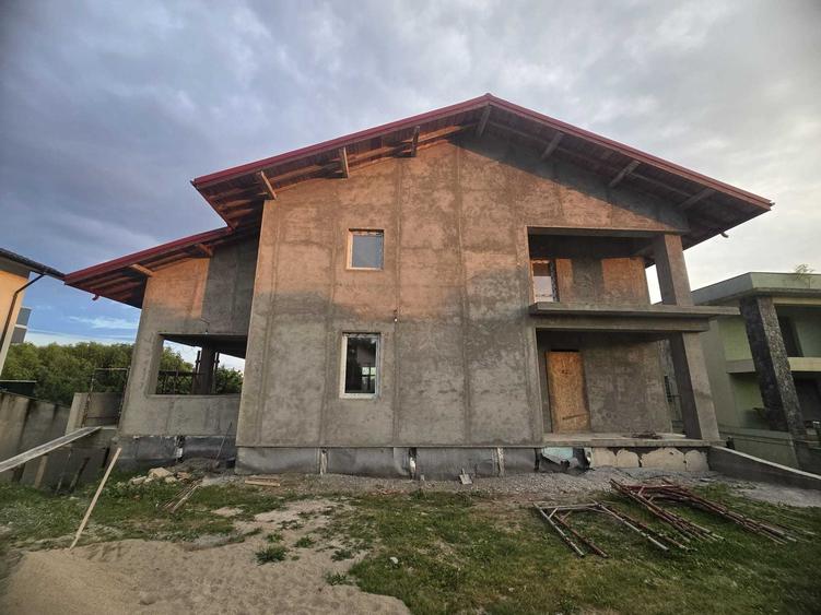 Casă cu 4 camere în Vlădiceasca