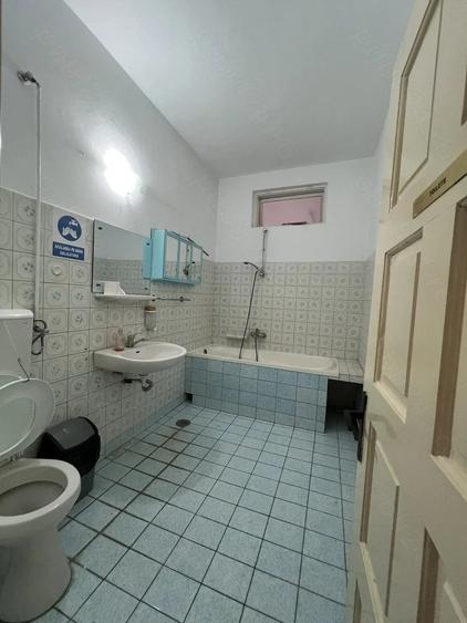 Casă cu 2 camere cu Teren 377 Mp în Republicii