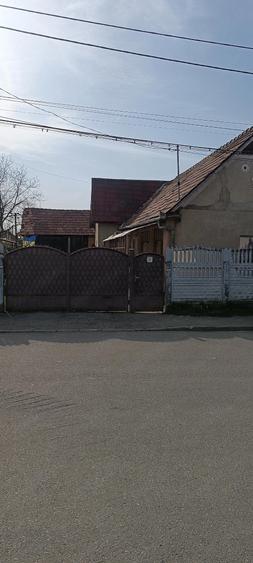 Casă cu Teren 1142 Mp în Aeroport