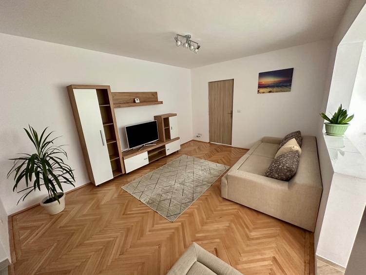 Apartament cu 2 camere semidecomandat în Șagului