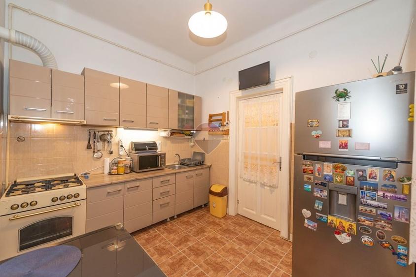 Casă cu 4 camere cu Teren 244 Mp în Domenii
