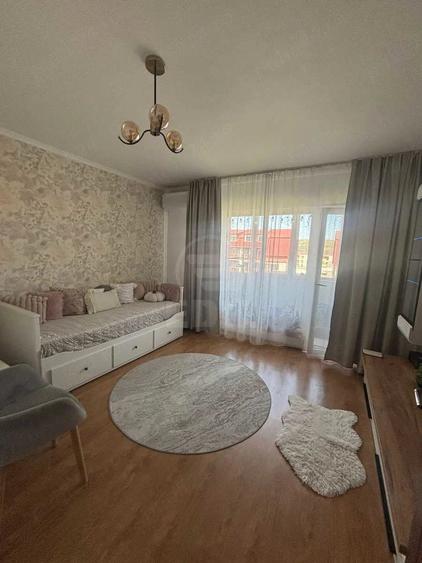 Apartament cu 2 camere decomandat în Florești