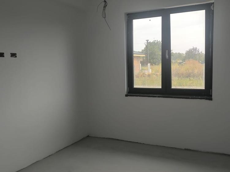 Casă individuală cu 3 camere cu Canalizare în Micro 16